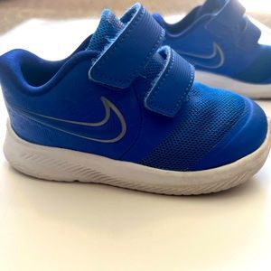 Nike blue snickers size 6c